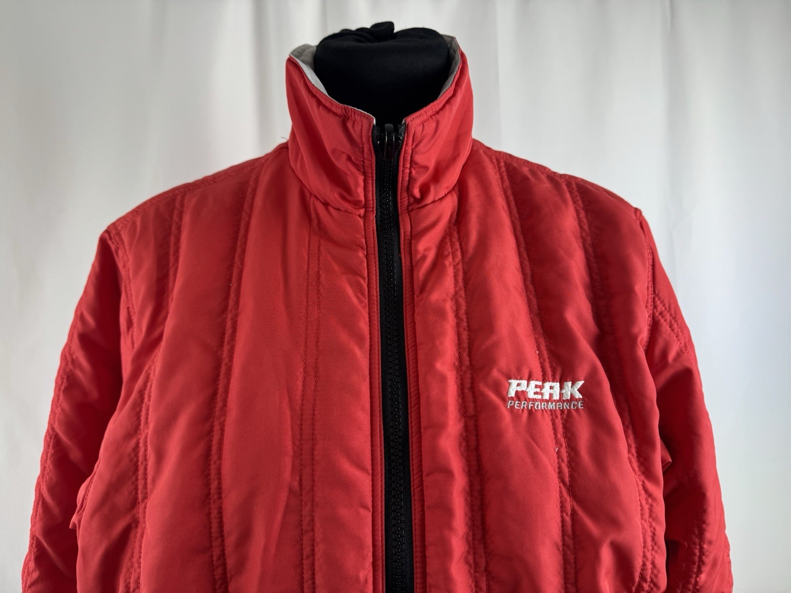 Peak Performance Red Grey Reversible Light Women’… - image 2