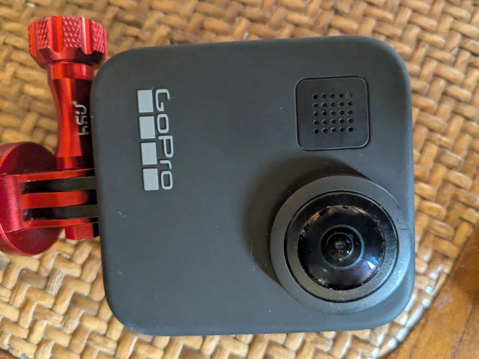 Cámara de video GoPro - Max 360 HD - negra Foto 2 de 4