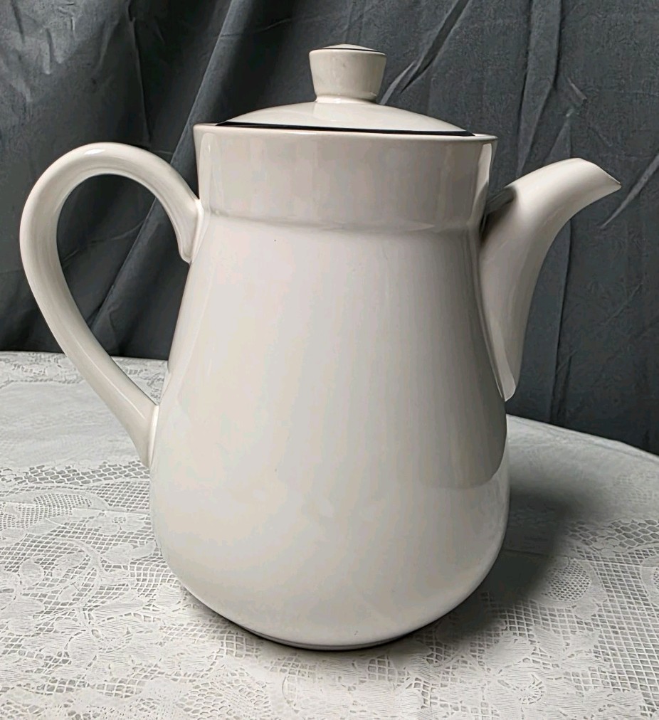 Royal Prestige Blackwood 7 Cup Coffee Pot With Lid