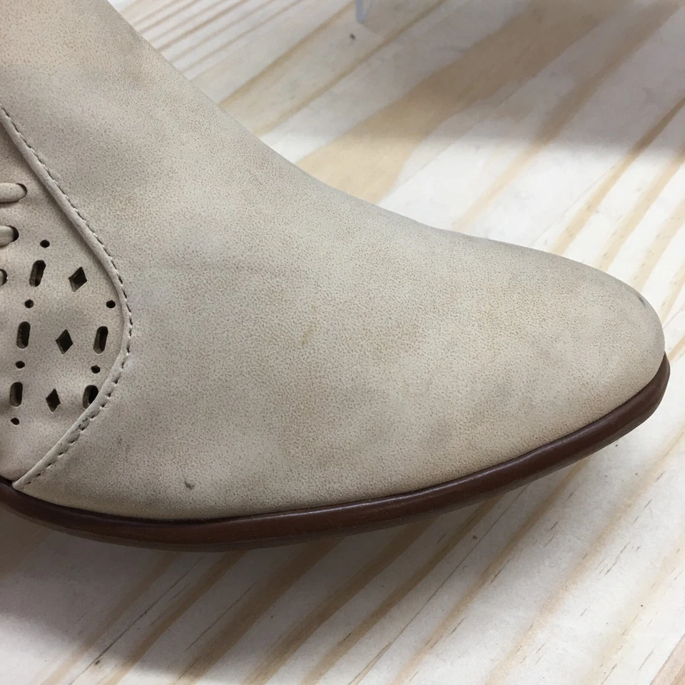 Qupid Boots Womens 8.5 Ankle Bootie Beige Casual Round Toe Comfort Cuban Heels - Image 3 of 4