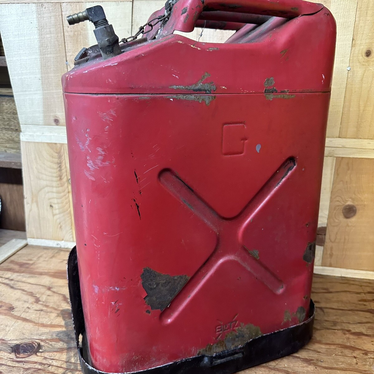 【7個】jerryページ Vintage 5 Gallon Blitz Metal Gas Can Red Jerry Can Metal Screw Cap