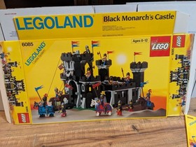 LEGO Vintage 1988 Classic Knights Black Monarch's Castle 6085 100% complete +box
