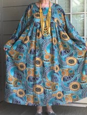 LAGENLOOK ARTSY BOHO OVERSIZED ABSTRACT PRINT  VISCOSE DRESS  WITH NECKLACE PLUS