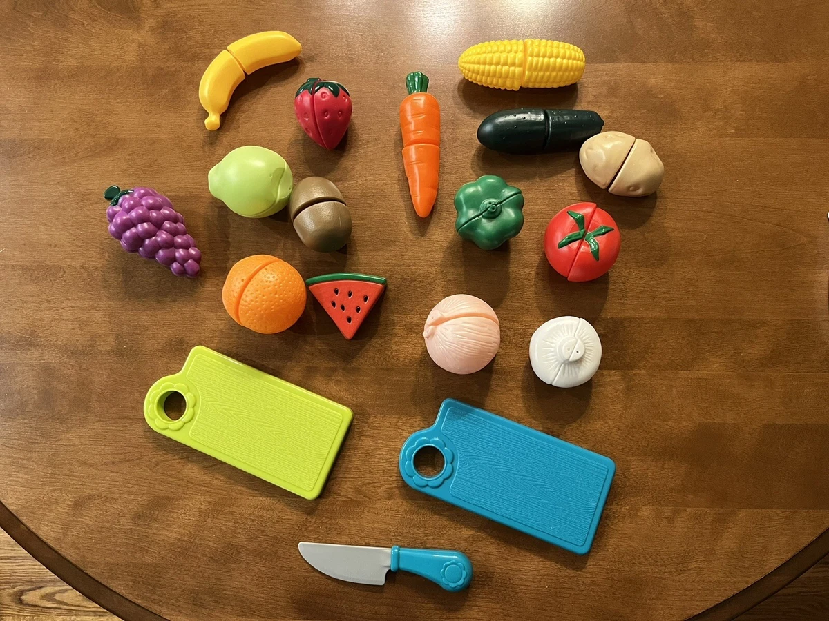 Battat Pretend Play Food Set Farmers Market Fruits Veggies Cutting Boards Etc