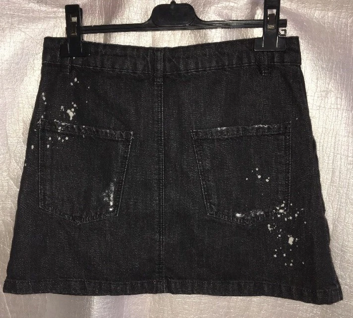 JOLIE JUPE EN JEAN ZARA COURTE NOIR ASPECT USÉE ET TÂCHÉE TAILLE 11 / 12 ANS - Photo 2/4