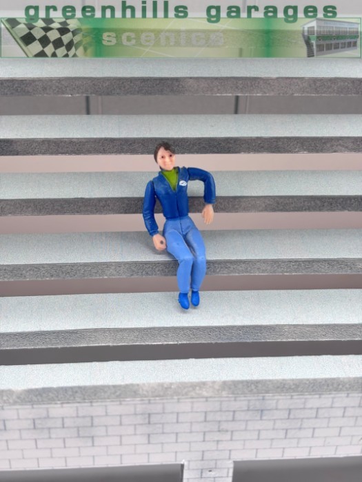 F676 - Greenhills Scalextric Carrera Painted Trackside Seated Spectator 1.32 Sca