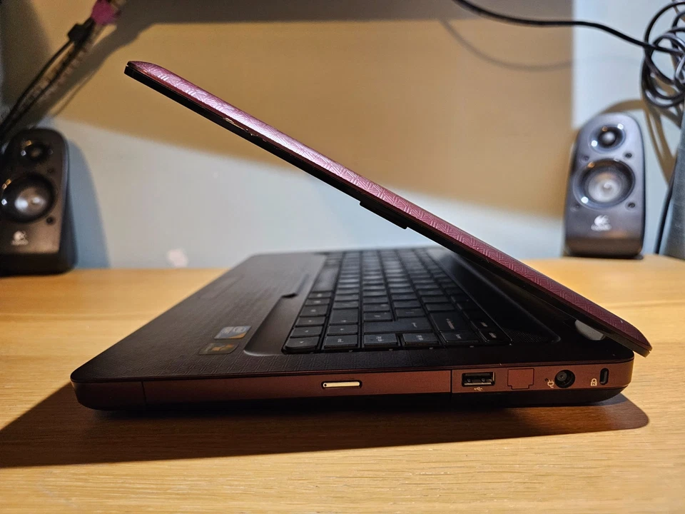 15" HP G62-b50sa Core i3-350M 2.27GHz 4GB 500GB Red Windows 10 Laptop - Image 3 of 4