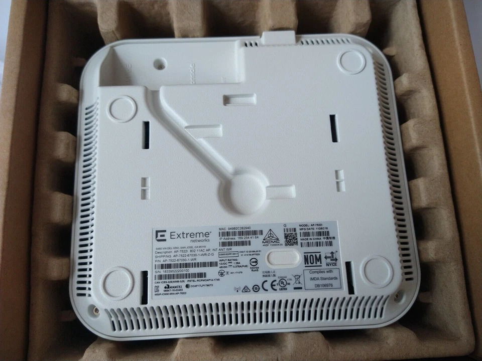 Extreme Networks WiNG AP-7522-67030-1-WR Dual Radio Wireless Access Point - Image 2 of 4
