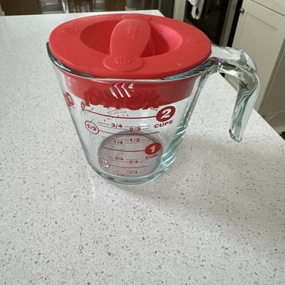 Pyrex Prepware 2-Cup Glass Measuring Cup with Lid 2-Cup, Red