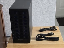 8 Bay Tool Less Tray Hot Swapable 2.5" and 3.5" (10Gbps) Support up to 8X 22TB 