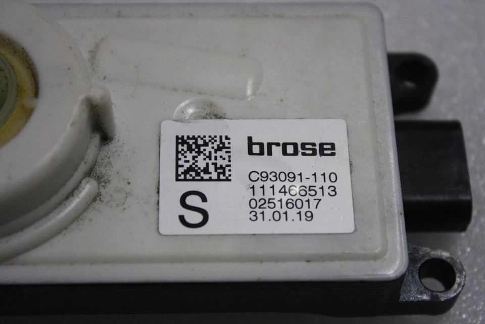 GENUINE BMW 3 SERIES G20 FRONT GRILL ACTUATOR MOTOR C93091-110 - Image 2 of 3