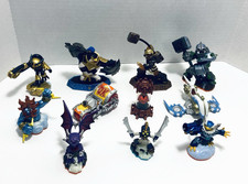 Mixed bundled lot of 11 Skylanders Activision Toy action figures Vehicles