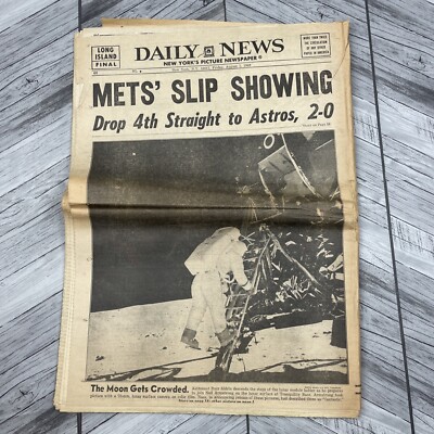 Vintage Daily News Astronauts Buzz Aldrin Neil Armstrong Moon Landing ORIGINAL