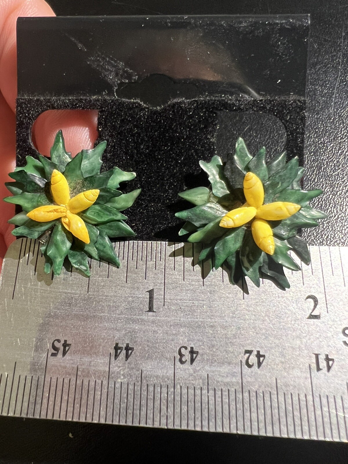 tiny shell earrings screw on - image 4