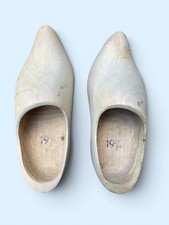 Wooden Shoe / Beige Vintage / Made in Holland. Size 19 1/2.