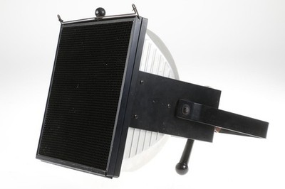 PROFOTO PRO-32 mit Wabenvorsatz