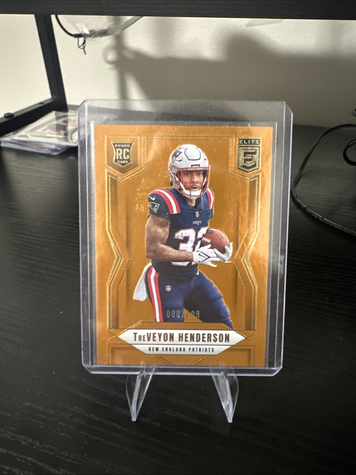 2025 Donruss Elite TreVeyon Henderson Rookies RC Orange /199 Patriots #152