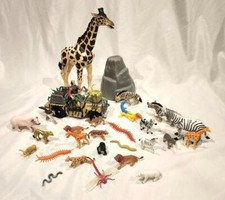 35 pc. Animal Safari Action Figure Collection Lot - Excellent Condition