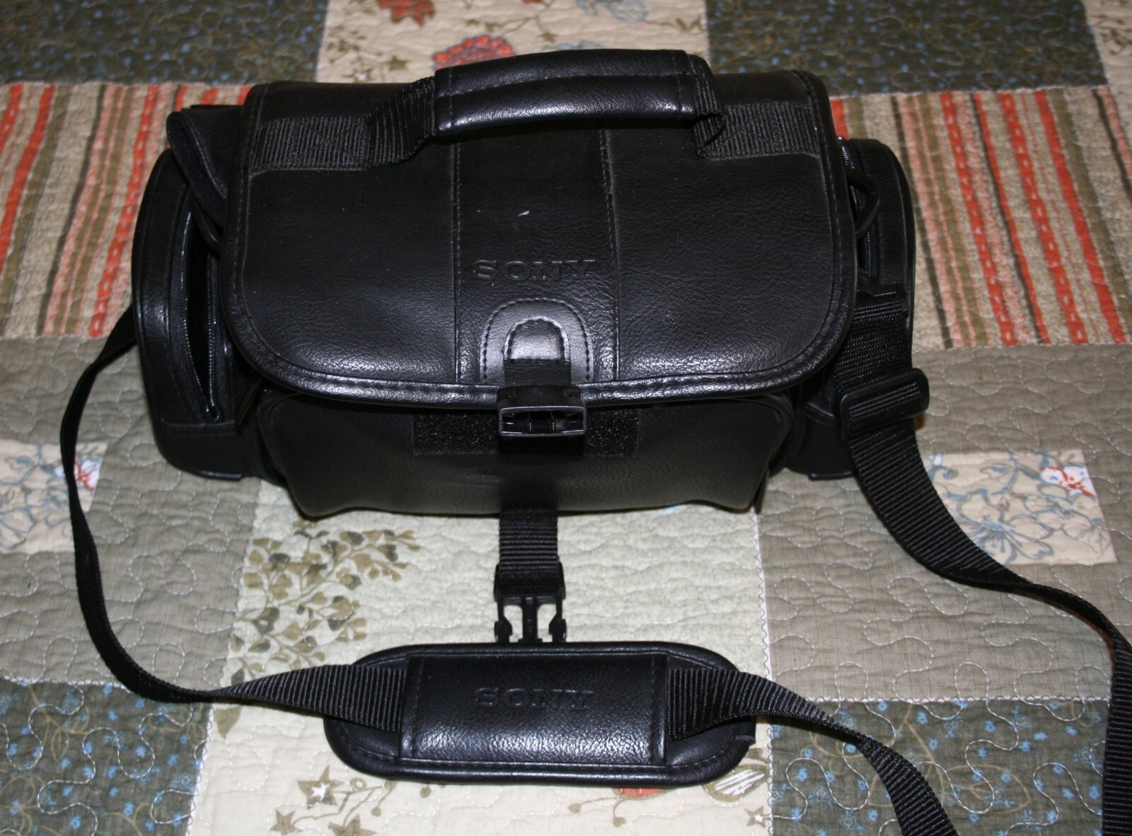 Sony  Camcorder and Camera Soft Carrying Case bag  Large many pockets - Black-image