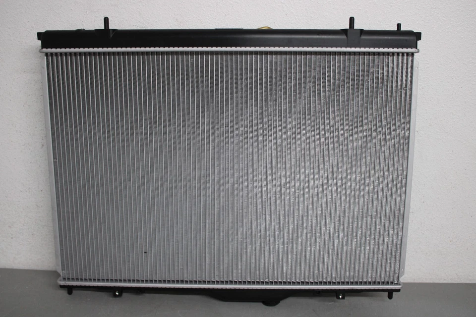2004 2005 MITSUBISHI ENDEAVOR FRONT RADIATOR 3.8L V6 Foto 2 de 4