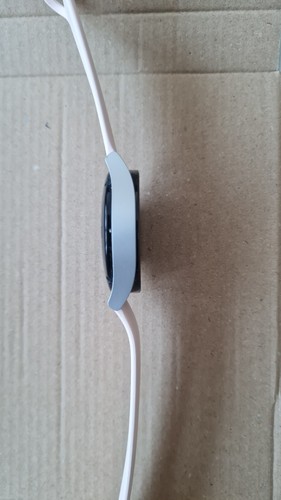 Samsung Galaxy Watch4 SM-R860 40mm Aluminiowe etui z paskiem sportowym - różowe - Zdjęcie 3 z 4