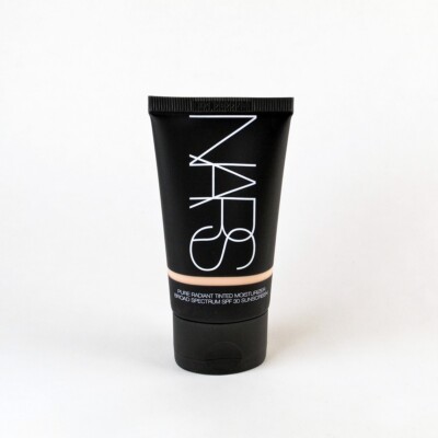 Nars Pure Radiant Tinted Moisturizer SPF30 GOTLAND Light 1.2 - EX 11/22