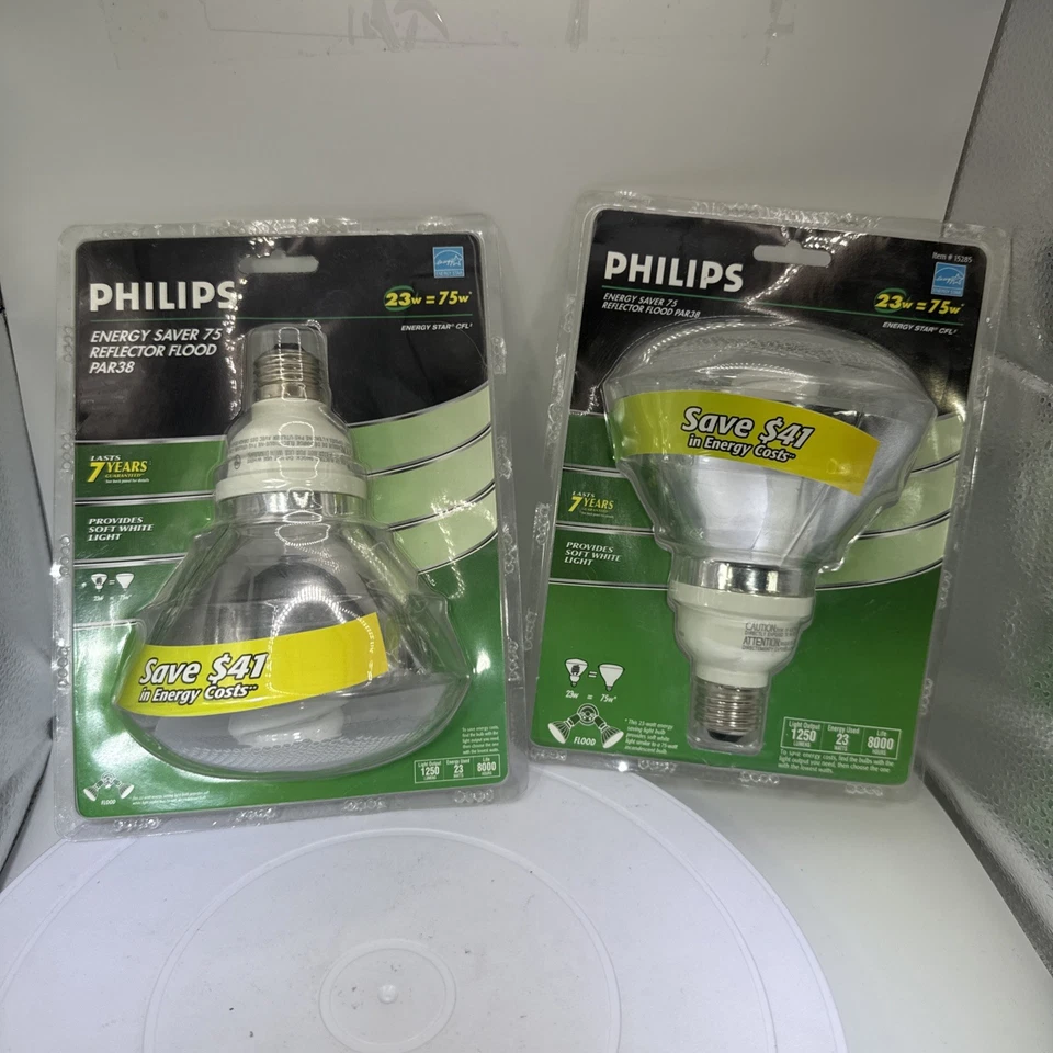 Pair of Philips 23W (=75W) PAR38 CFL Recessed Flood Light Bulb 1250 Lumens 15285 - Image 2 of 4
