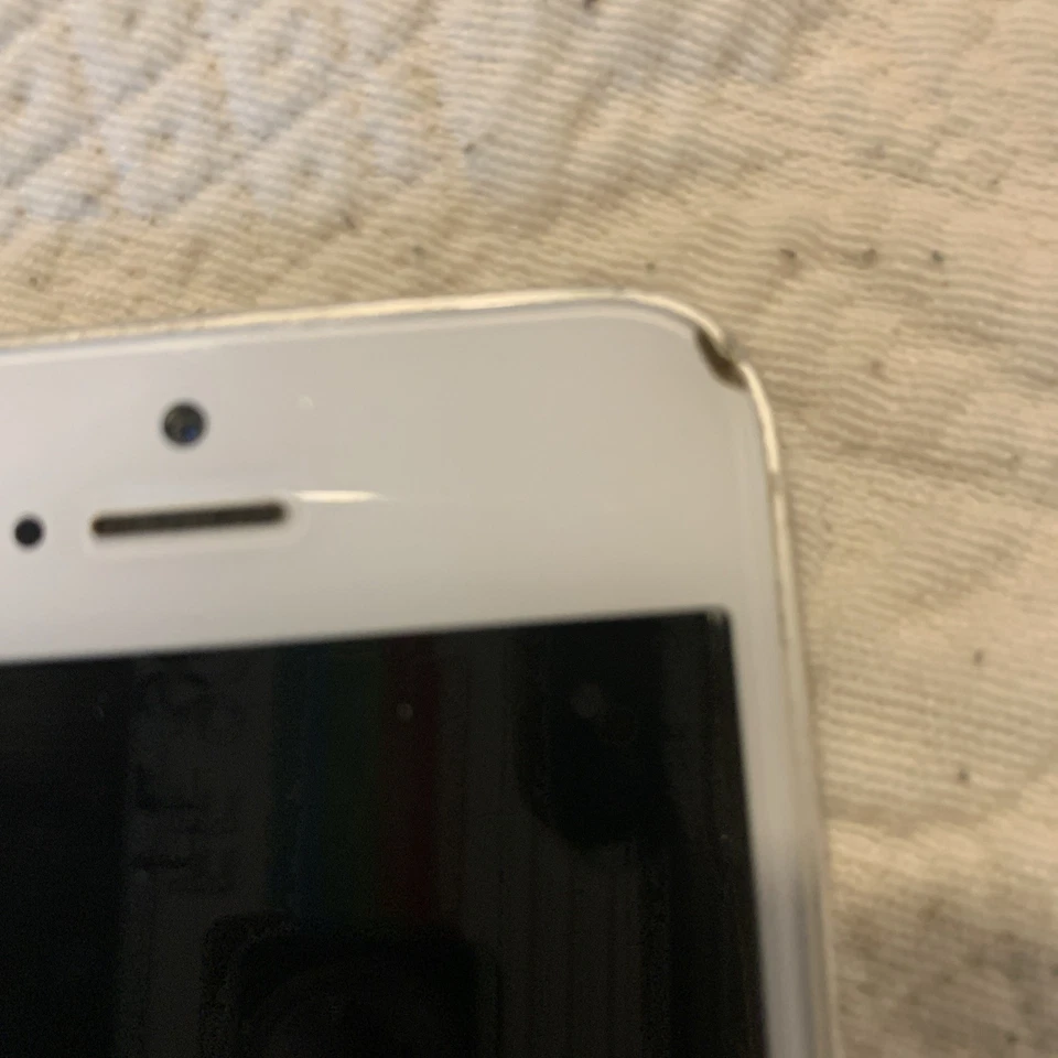 Apple iPhone 5s - 16GB - A1533 For Parts or Repair CIB  - Image 4 of 4