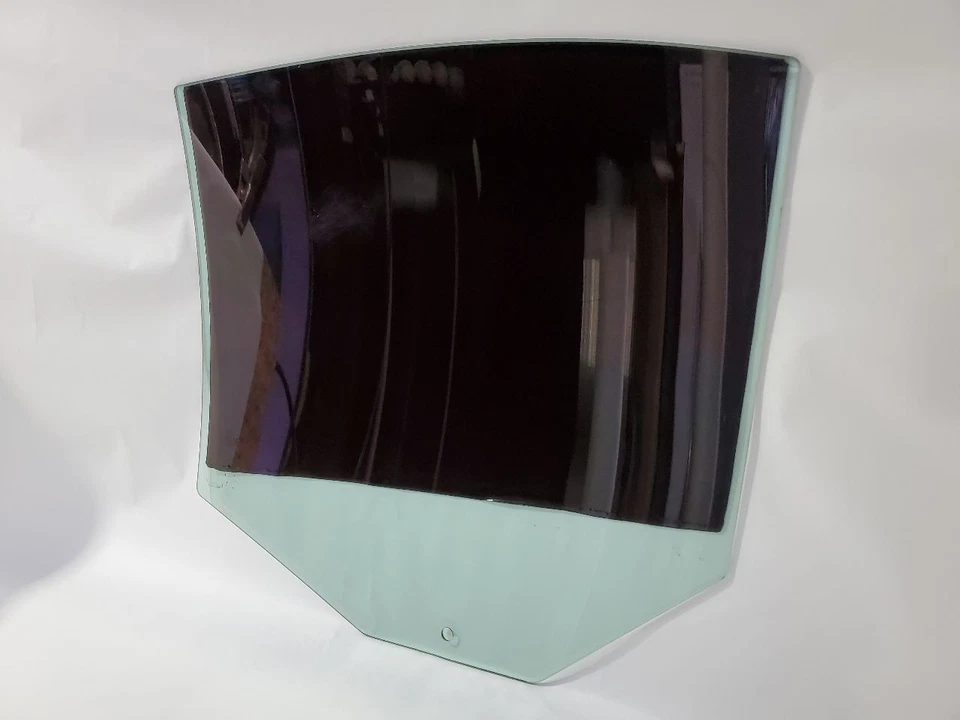 Vidrio puerta trasera derecha usado se adapta a: BMW 525I 2007 tinte verde trasero derecho grado Foto 3 de 4