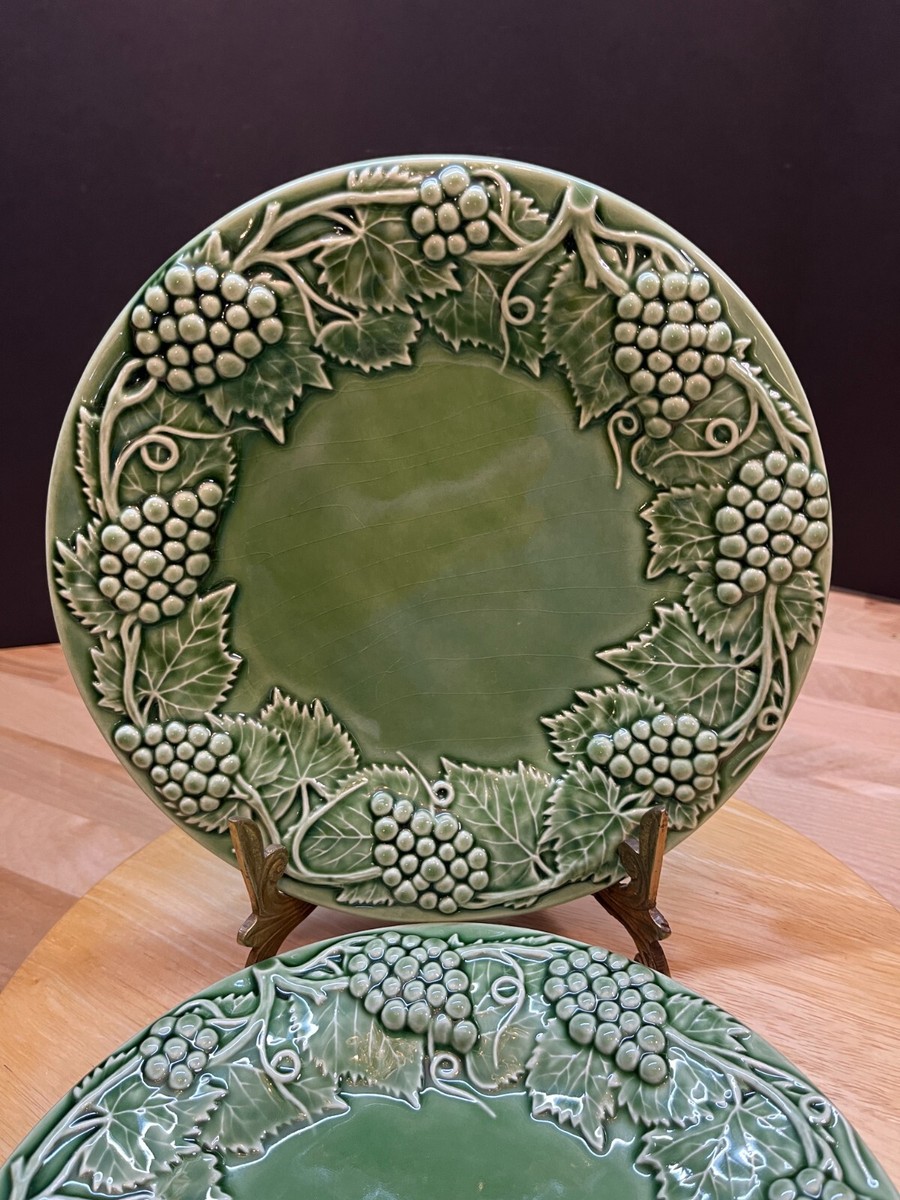 Pair of Bordallo Pinheiro Grape Leaf and Vine Green 9