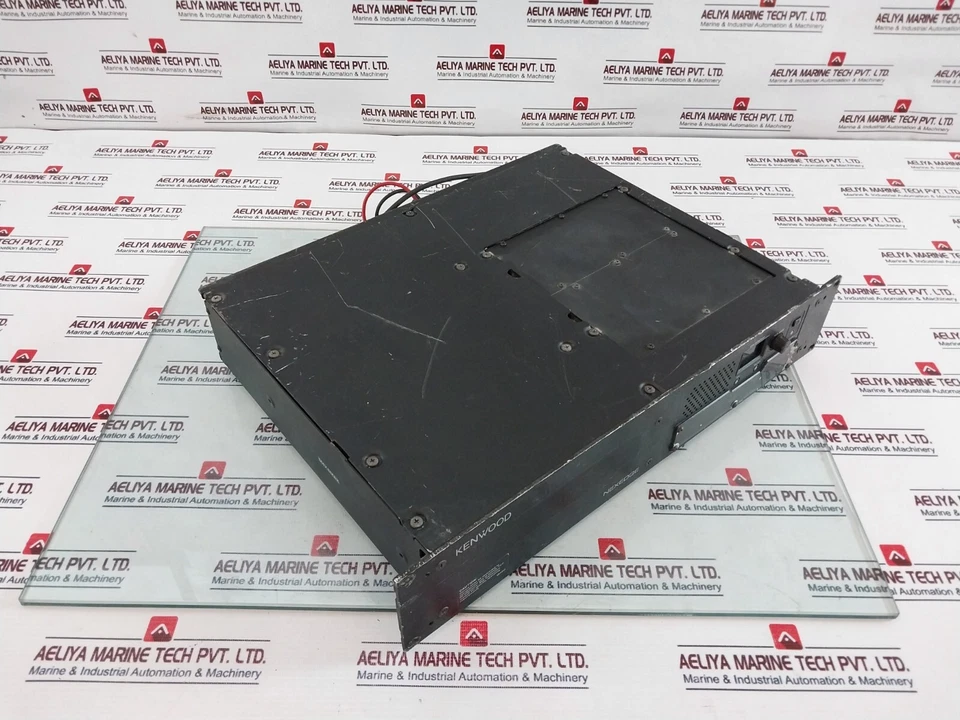 Kenwood NXR-810-K2 Uhf Digital Base-Repetidor DC13.6V 15A Foto 4 de 4