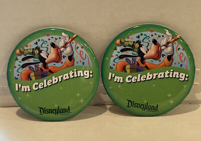 2 Disneyland Green Buttons ''I'm Celebrating'' Confetti Goofy
