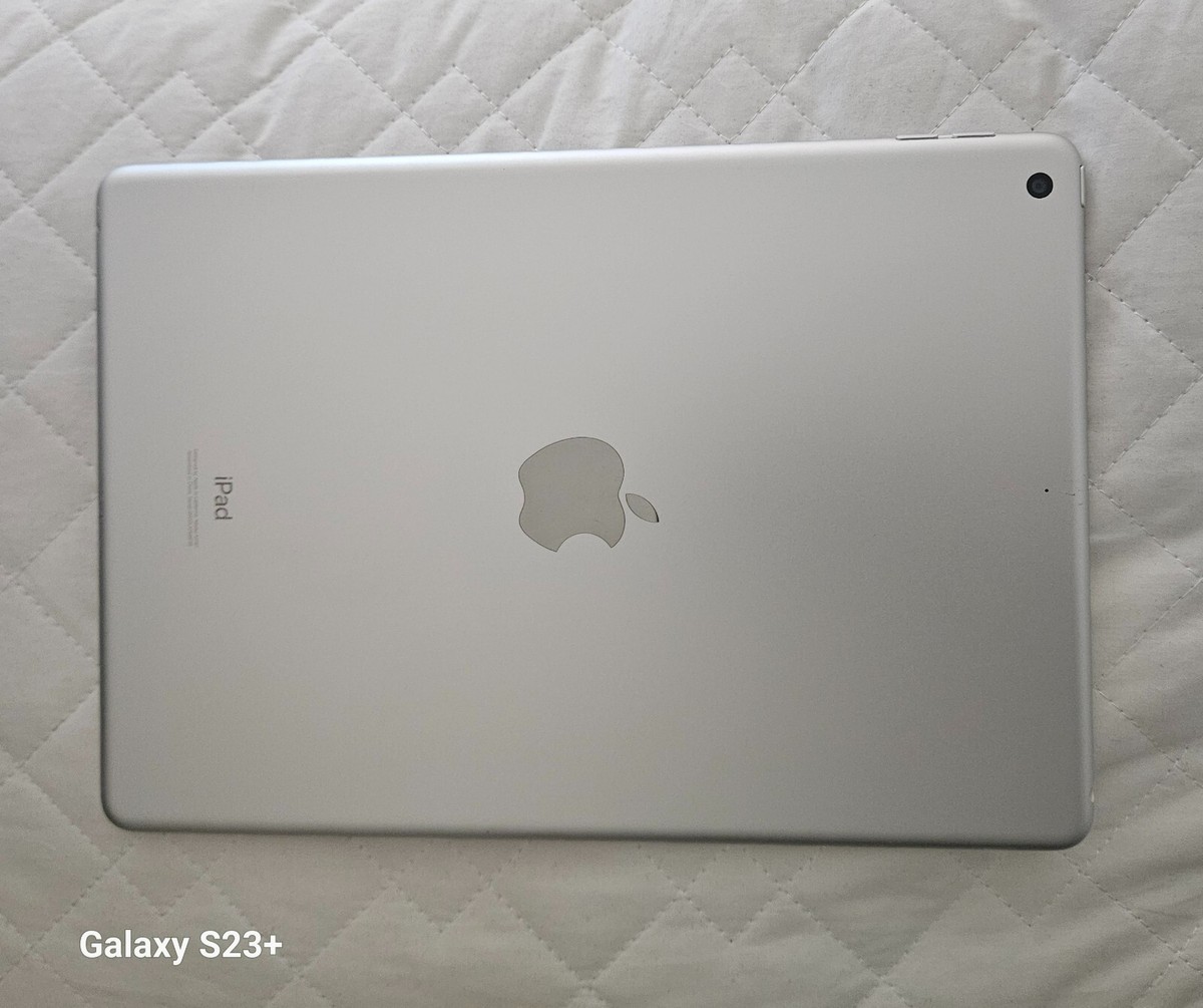 Apple iPad (7th Generation) A2197 128 GB, Wi-Fi, 10.2 in - Silver