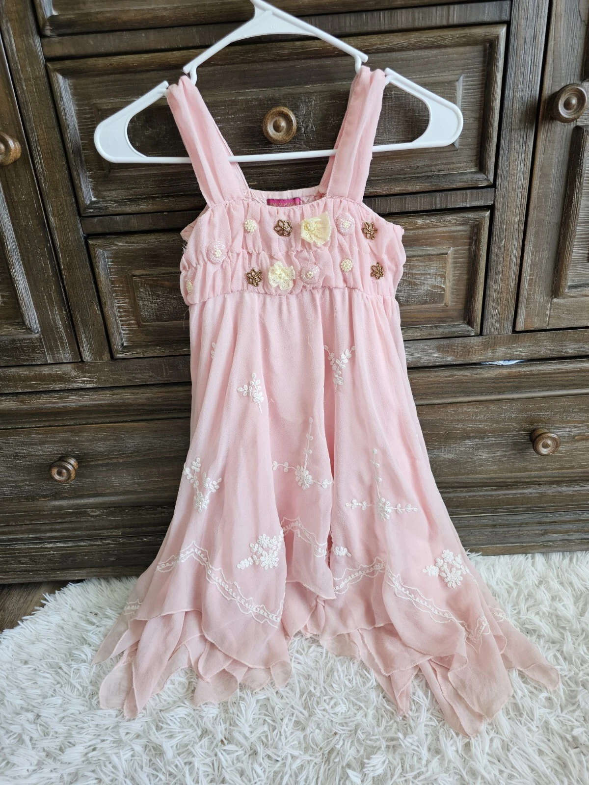 Mimi & Maggie Girls Size 5 Flowy Dress Light Pink
Opens in a new window or tab