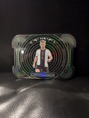 2022-23 Obsidian Joshua Kimmich Equinox Die-cut 2/5 Germany und Bayern München