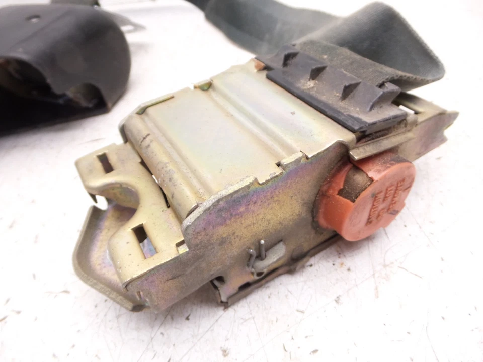 74-81 Camaro Firebird Cinturón de Seguridad Frontal Retractor Cinturones Negro Original Foto 3 de 4