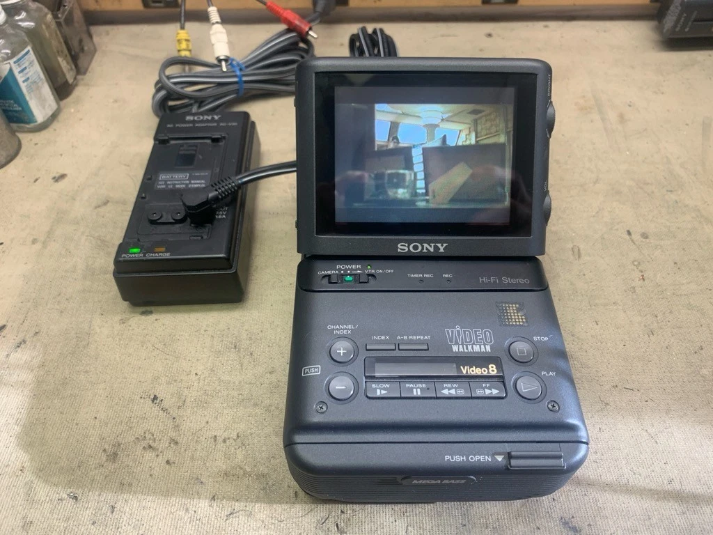 SONY VIDEO WALKMAN GV-500 動作未確認のジャンク品です Yahoo!オークション - 「ビデオウォークマン gv-500」映像機器の落札