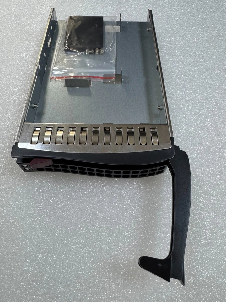 50pcs New Supermicro MCP-220-00043-0N 3.5" Convert to 2.5" HDD tray caddy - Image 2 of 4