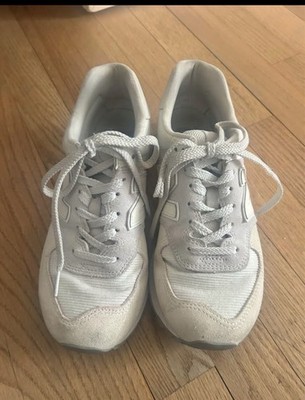 New Balance Gray White Lace Up Low Top Athletic Sneakers for Men
