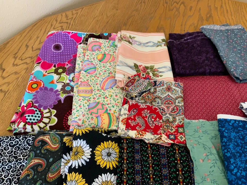 1 lb + 11 oz. LOTE DE CORES DE TECIDOS FLORAIS VINTAGE E MODERNOS - Imagem 2 de 4
