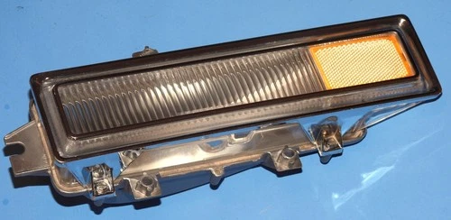 1975-78 CADILLAC ELDORADO OEM TURN SIGNAL SIDE MARKER LIGHT LAMP - LH