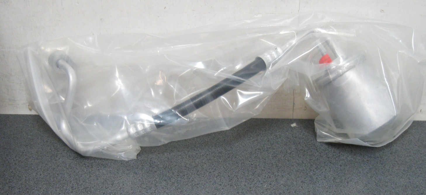 Four Seasons 83005 Filter Drier w/Hose for select 2008-14 Ford, Lincoln, Mercury