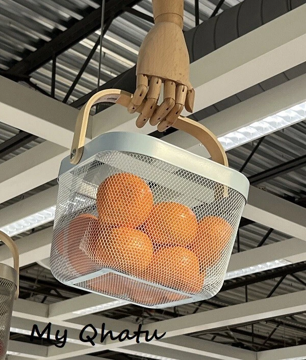 IKEA RISATORP Cesta de Alambre Azul, Mango de Madera Frutas Verduras Cuenco 9 3/4 x10 1/4 x7 " Foto 3 de 4