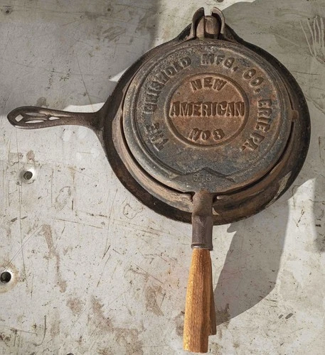 Griswold New American #8 Cast Iron Waffle Maker Pat 1901 Wood Handles Unrestored