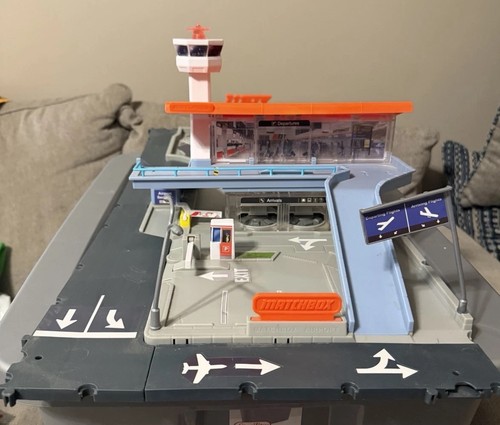 Matchbox Action Drivers Airport Adventure Playset With Lights & SoundNO VEHICLES