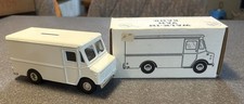 Ertl Diecast 1:43 Vehicle Bank - Grumman Route Star Walk-In Van  1999 