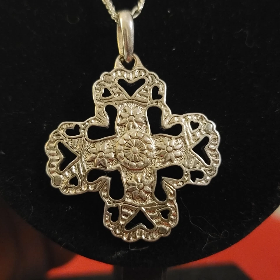 Premier Designs крест подвеска серебристого тона сердца цветы цепочка включена - Изображение 2 из 4