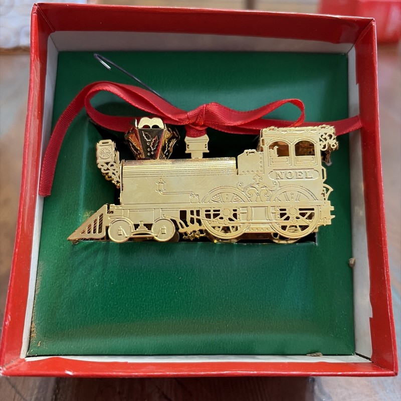 It’s A Small World Ornament Locomotive Engine  Gold Christmas   Towle Orn W/Box