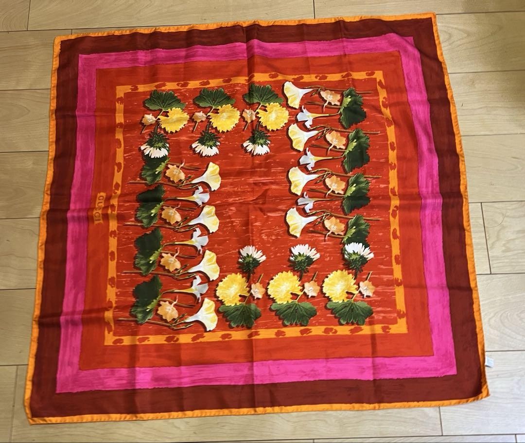 Gucci Silk Flower Scarf Authentic Stylish Accessories