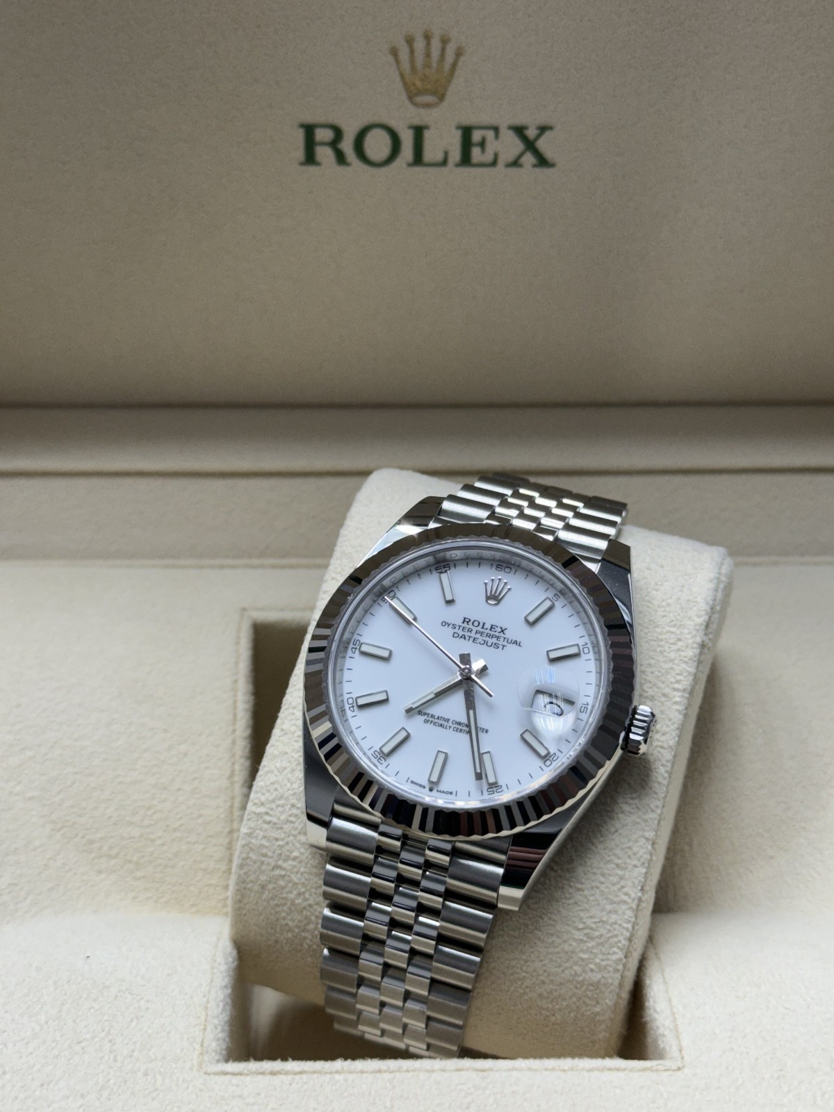 Rolex Datejust 41mm FULL SET BOX AND PAPERS White Index Dial Jubilee 126334